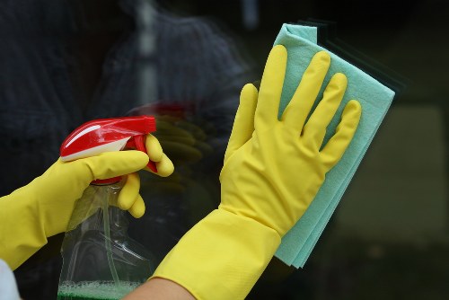 Airbnb turnover cleaning in a W1T apartment